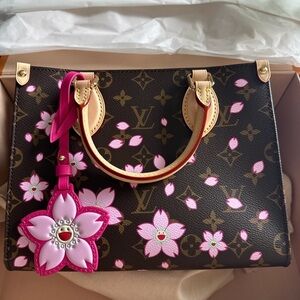 LV x MURAKAMI OnTheGo Cherry blossom pm